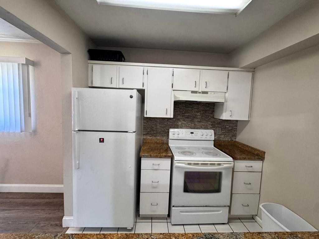 TAYLOR CREEK - Residential Lease