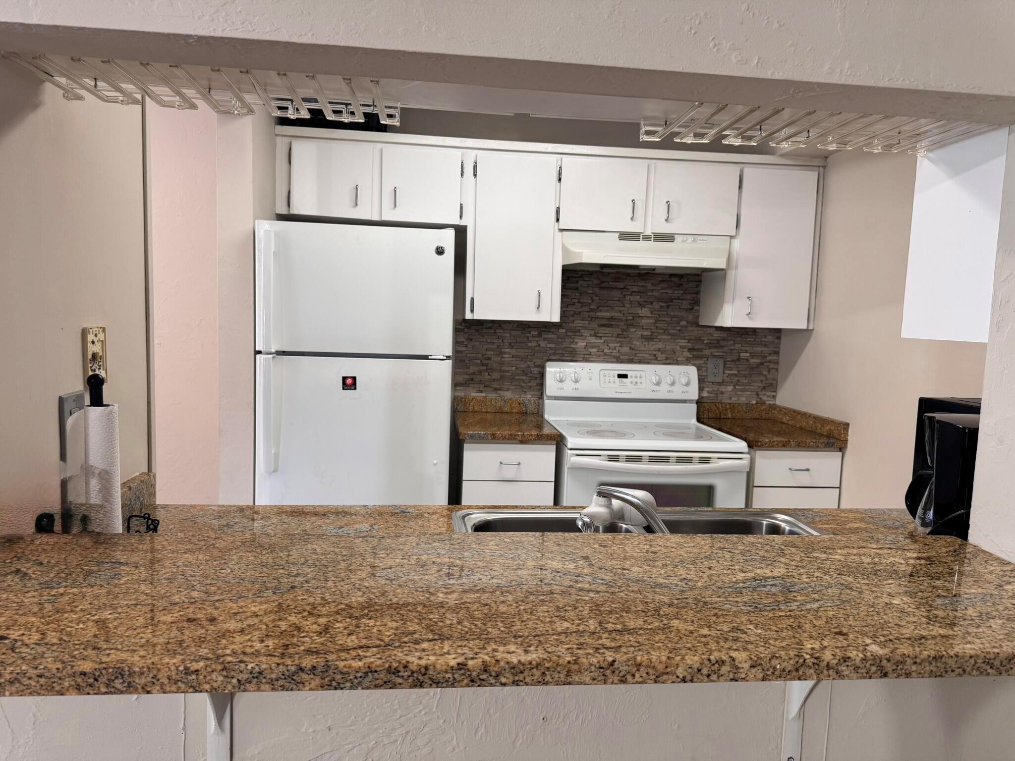 TAYLOR CREEK - Residential Lease