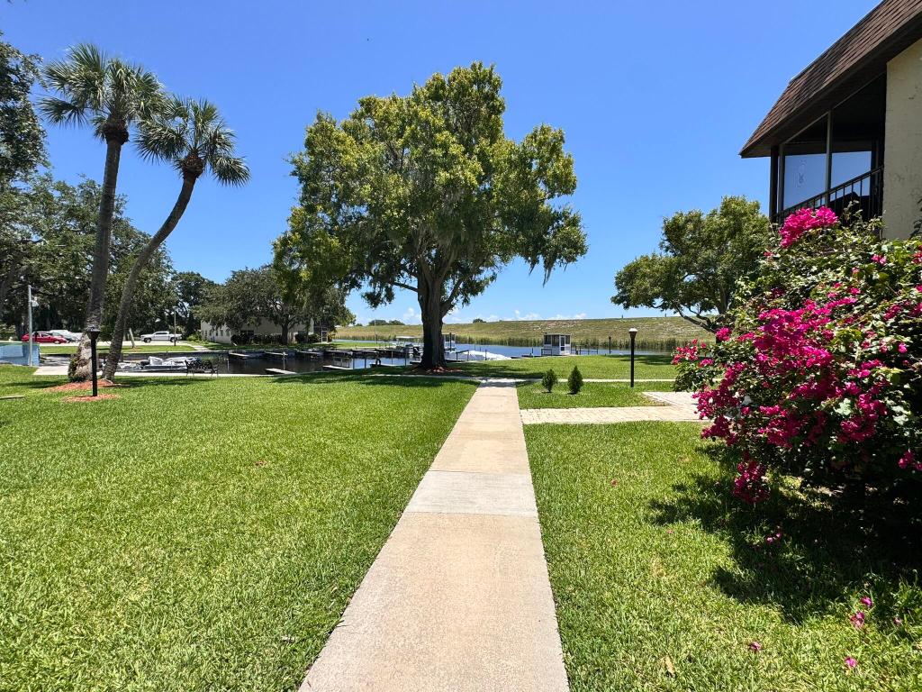 TAYLOR CREEK - Residential Lease