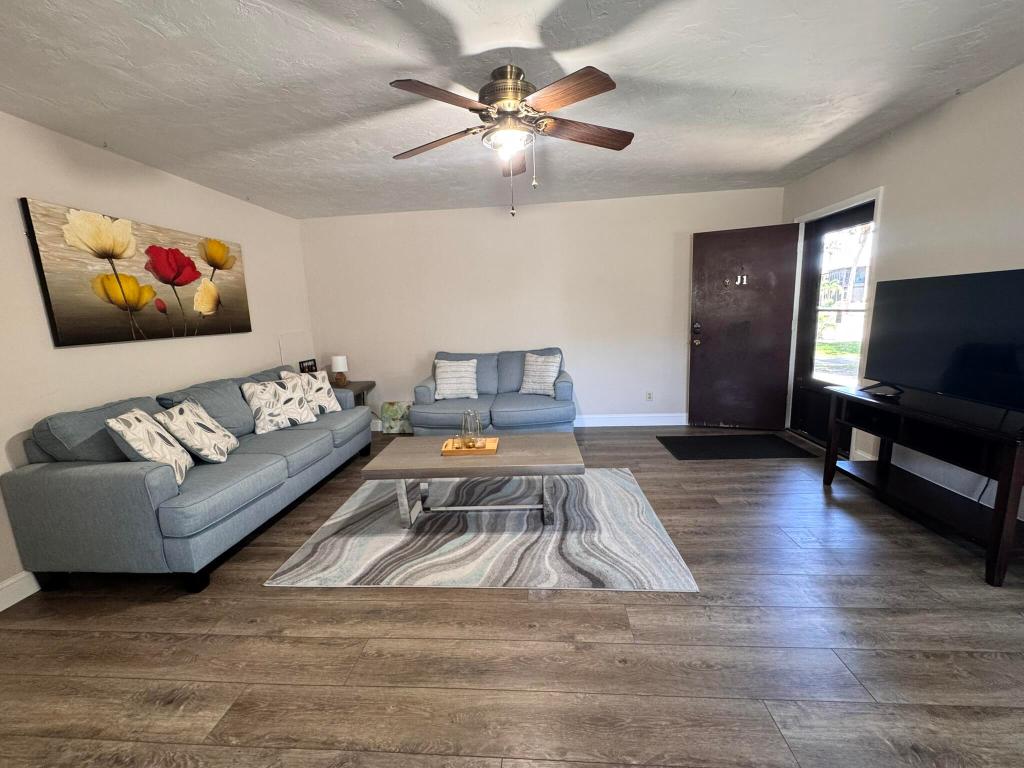 TAYLOR CREEK - Residential Lease