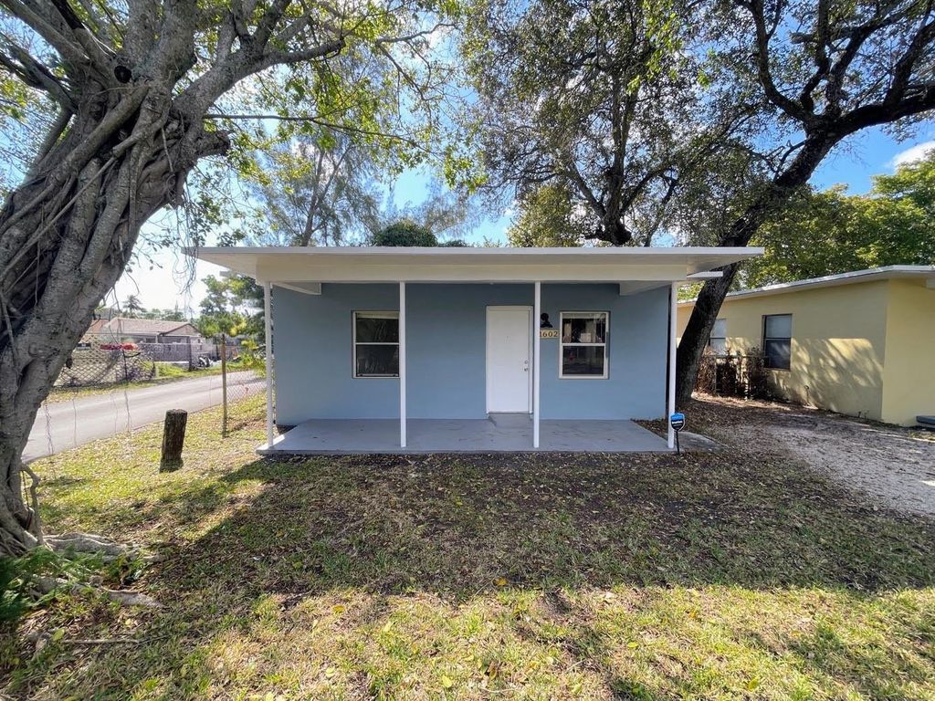 Photo of 1602 NW 7th Place, Fort Lauderdale, FL 33311 (MLS # F10552207)