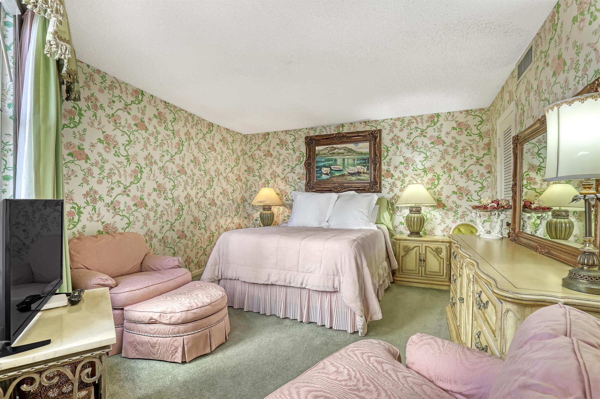 PHOENIX TOWERS CONDO - Residential Lease