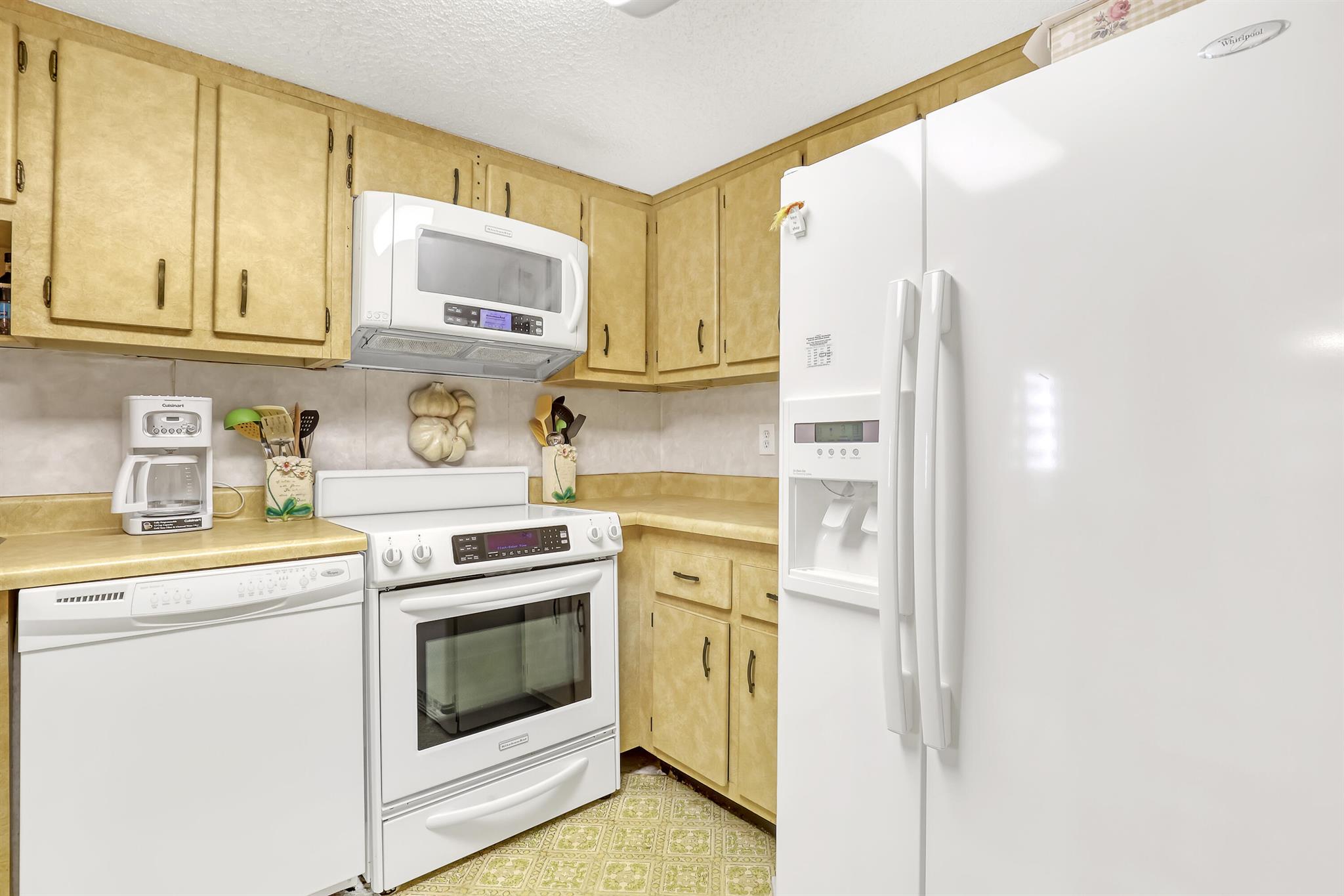 PHOENIX TOWERS CONDO - Residential Lease