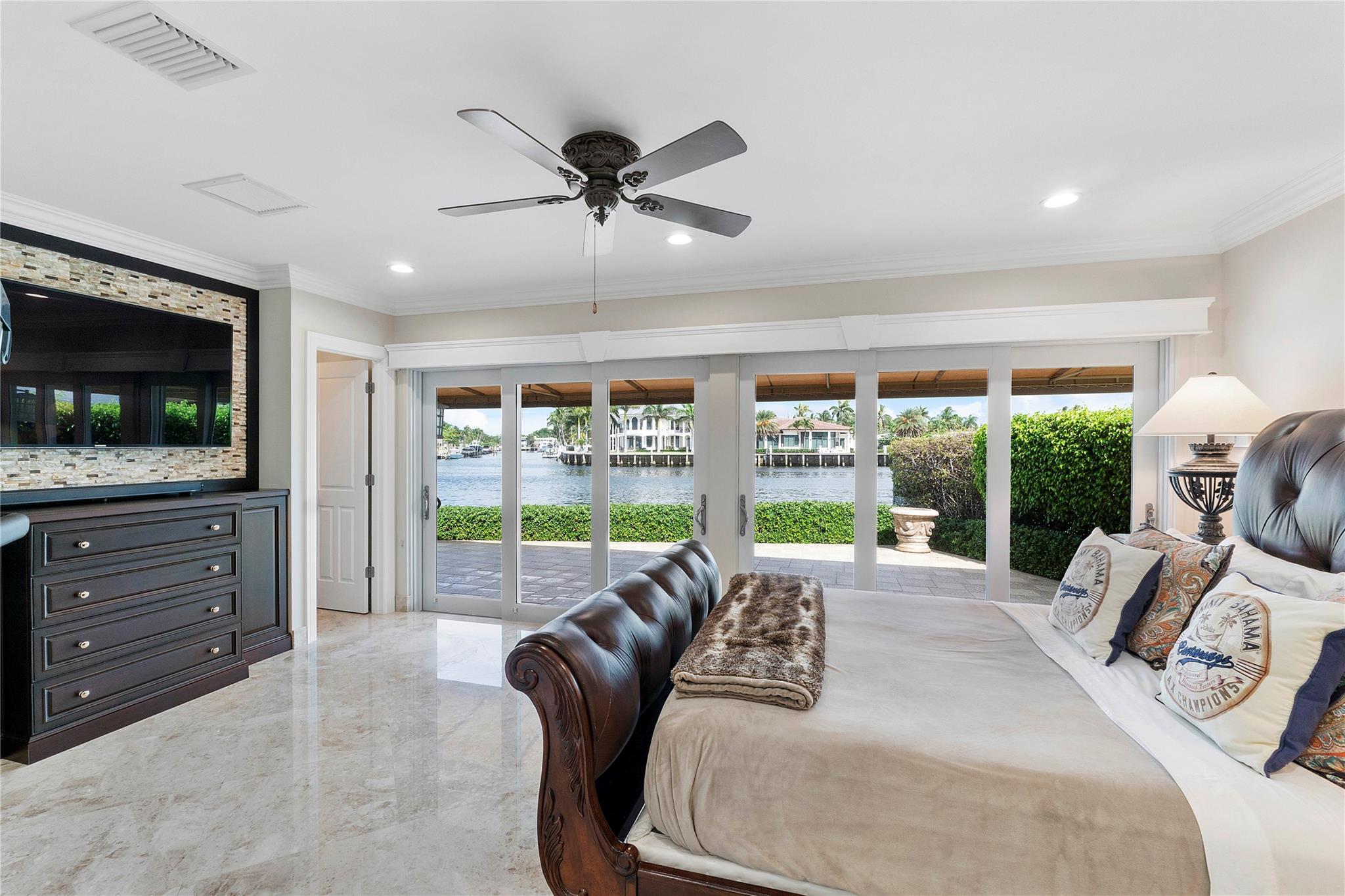 PALM YACHT & BEACH CLUB - Residential