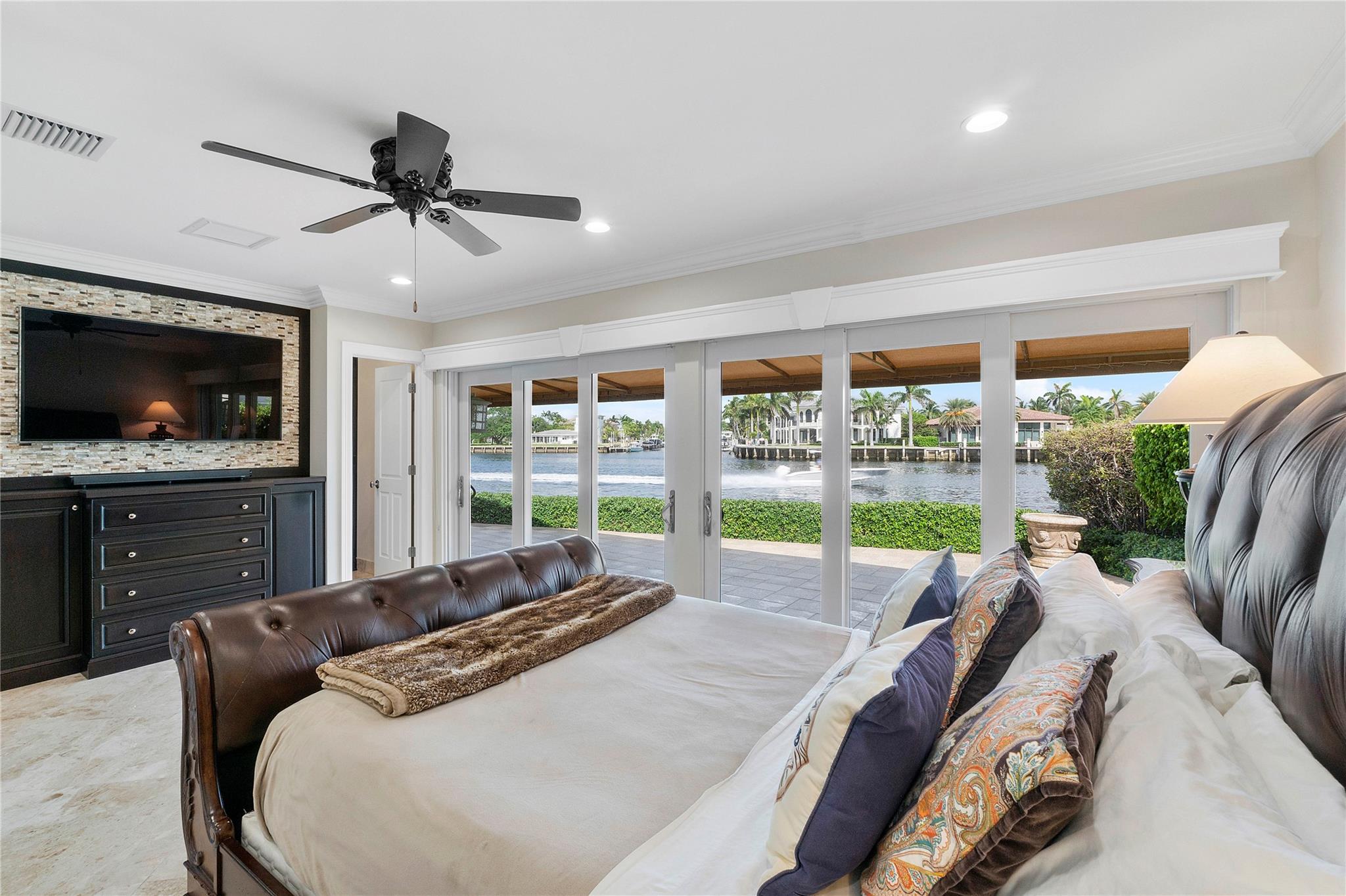 PALM YACHT & BEACH CLUB - Residential