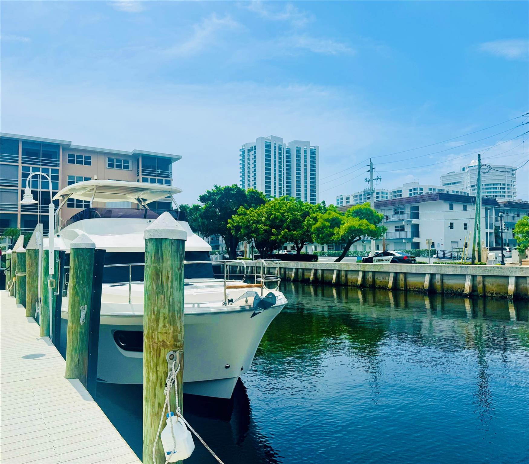 PALM YACHT & BEACH CLUB - Residential