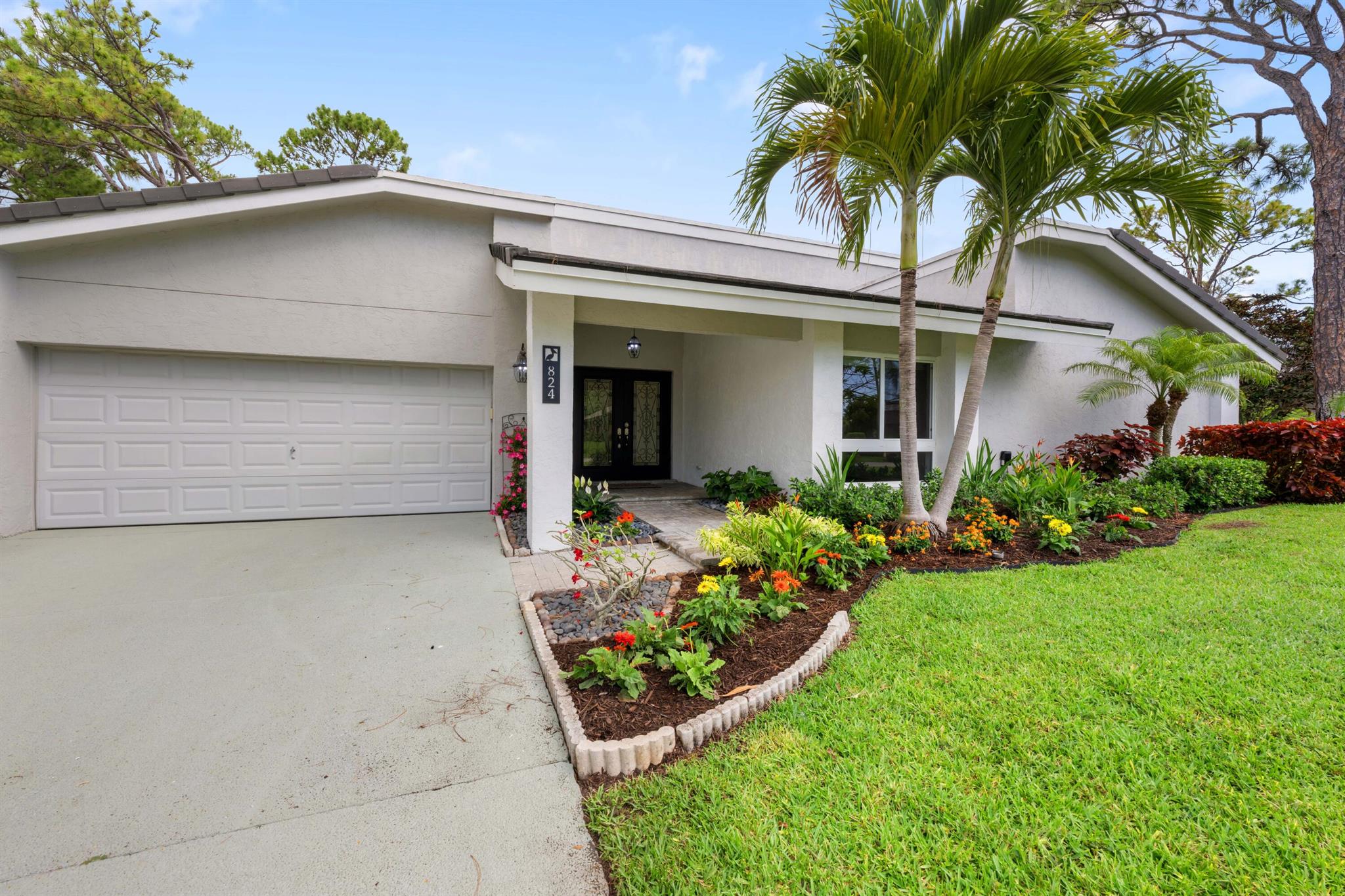 824 Foxpointe Circle, Delray Beach, FL 33445 | MLS R10983156 | Listing ...