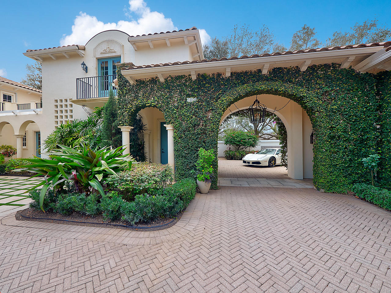 HARBOUR ISLES - Residential