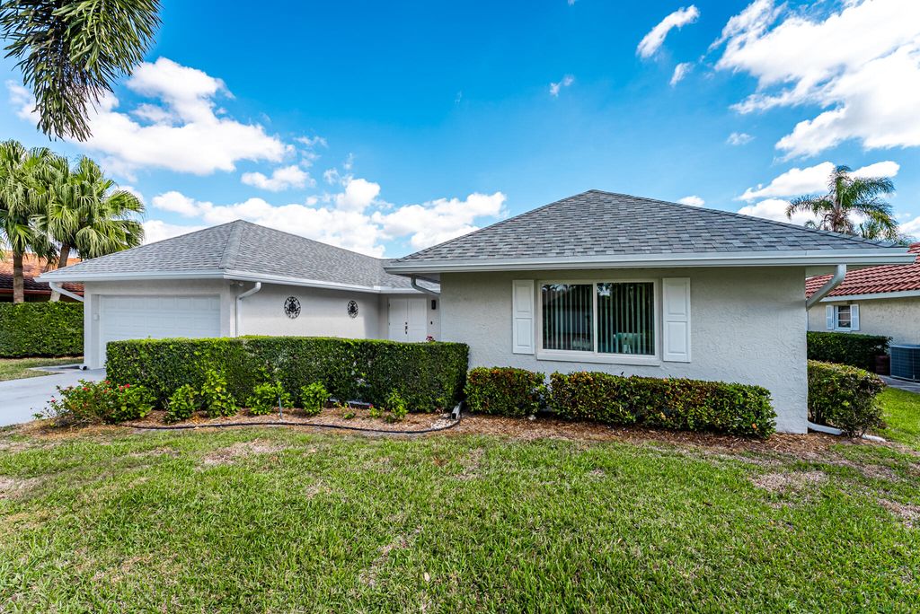 Photo of 10370 Greentrail Drive N, Boynton Beach, FL 33436 (MLS # R11164184)