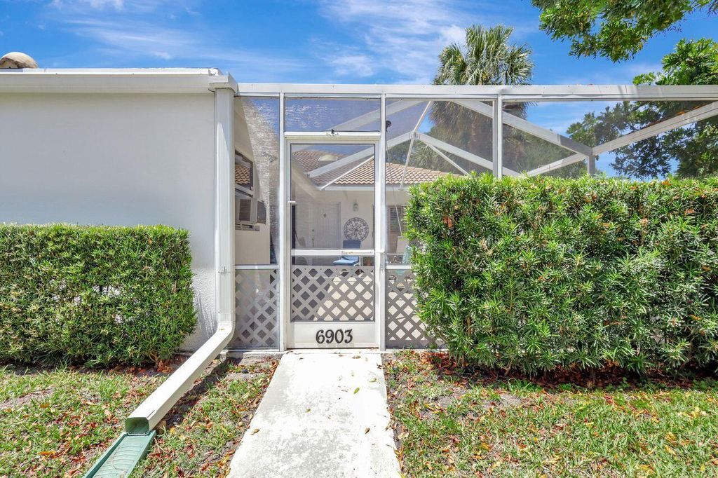Photo of 6903 Geminata Oak Court, Palm Beach Gardens, FL 33410 (MLS # R11089261)