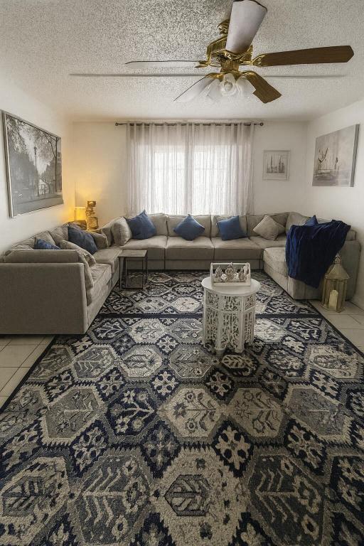 LAURA LANE UNREC ON AM-52 - Residential