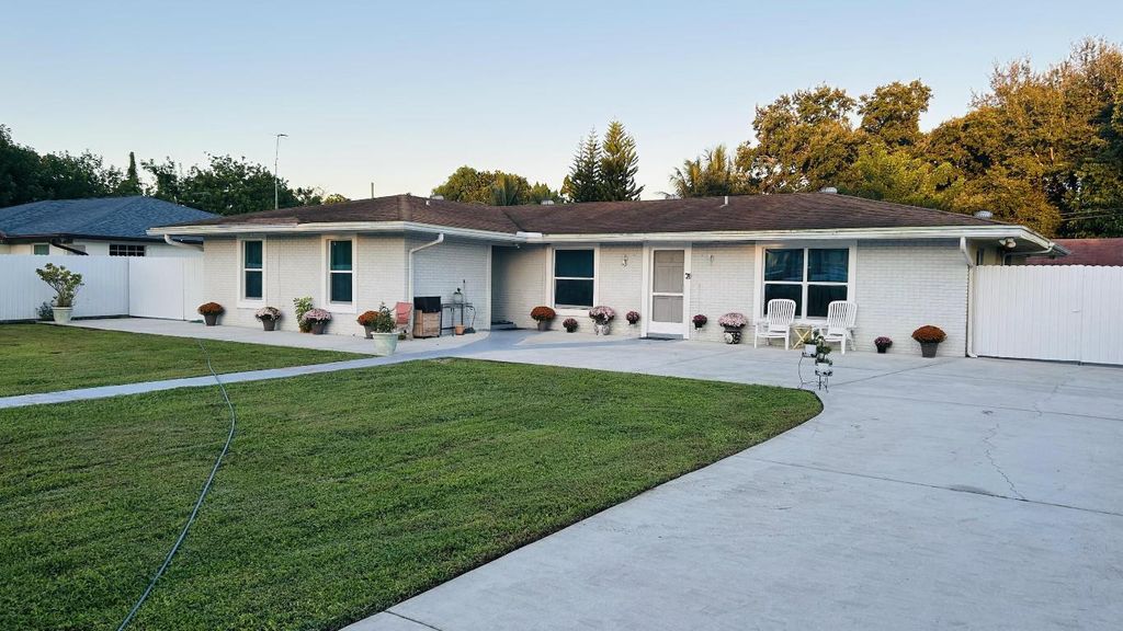 Photo of 2084 Laura Lane, West Palm Beach, FL 33415 (MLS # R11132050)