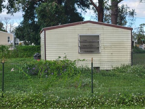 A home in Okeechobee