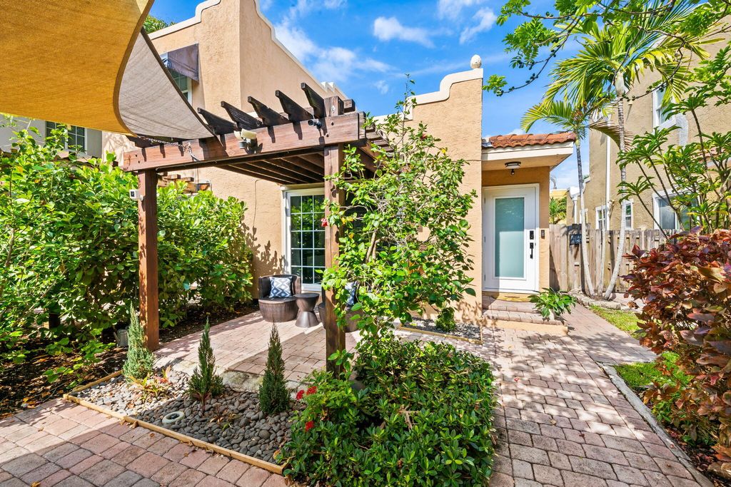 Photo of 641 NW 1st Avenue, Fort Lauderdale, FL 33311 (MLS # B26022933)