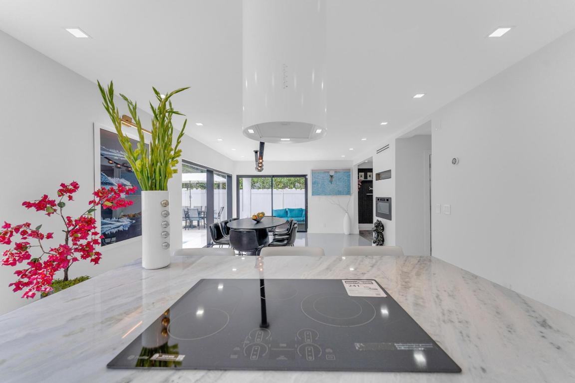 LAUDERDALE BEACH - Residential