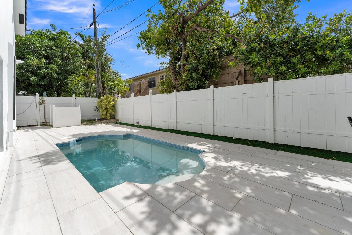 LAUDERDALE BEACH - Residential