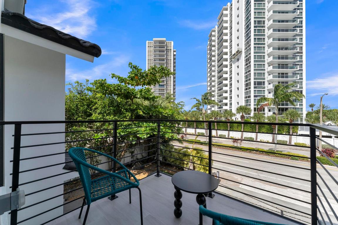 LAUDERDALE BEACH - Residential