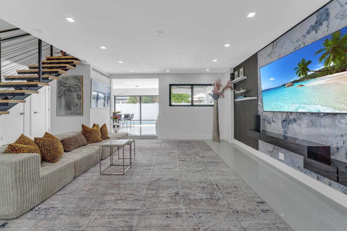 LAUDERDALE BEACH - Residential