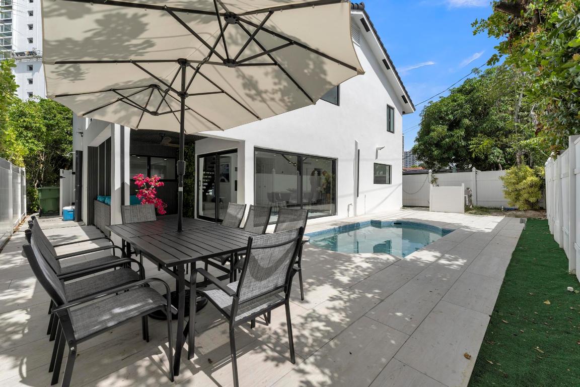 2724 N Ocean Boulevard