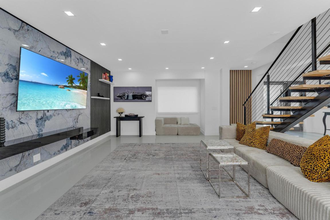 LAUDERDALE BEACH - Residential