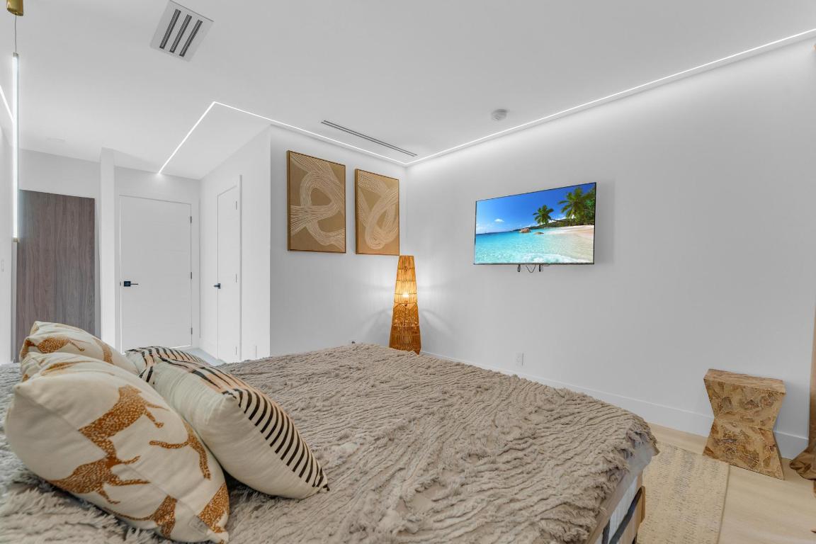 LAUDERDALE BEACH - Residential