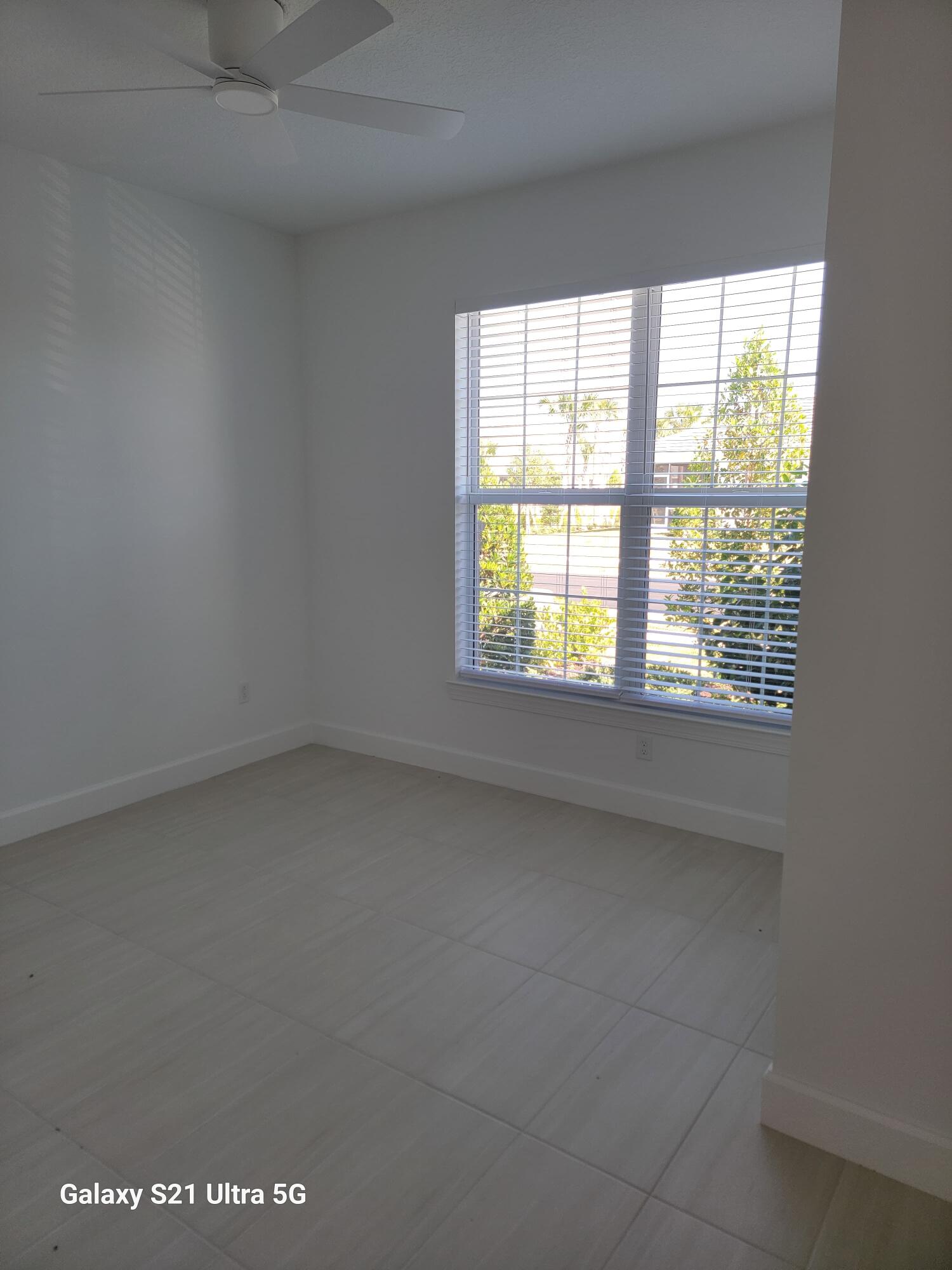 HARBOR ISLE PHASE 1 - Residential Lease