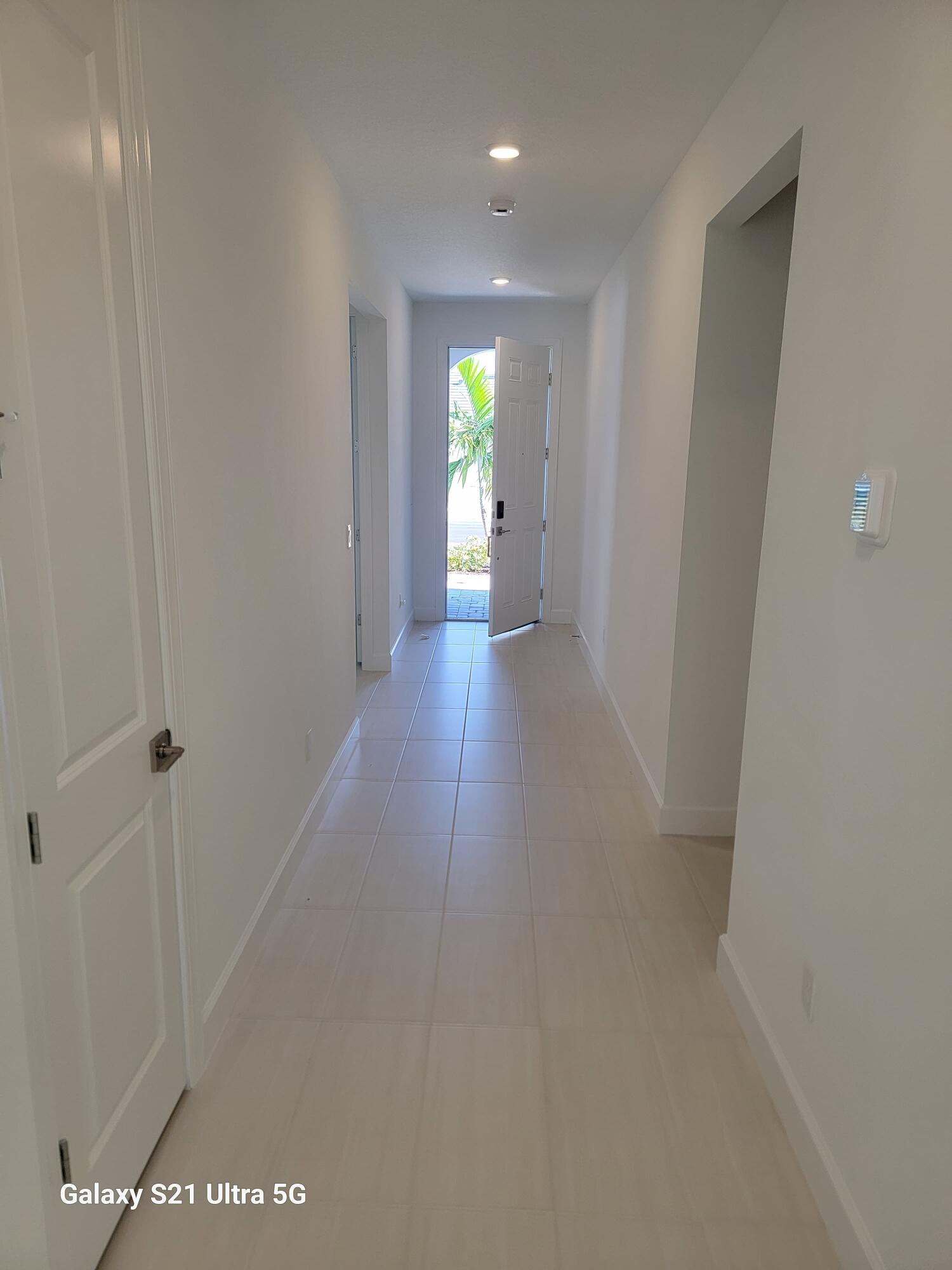 HARBOR ISLE PHASE 1 - Residential Lease