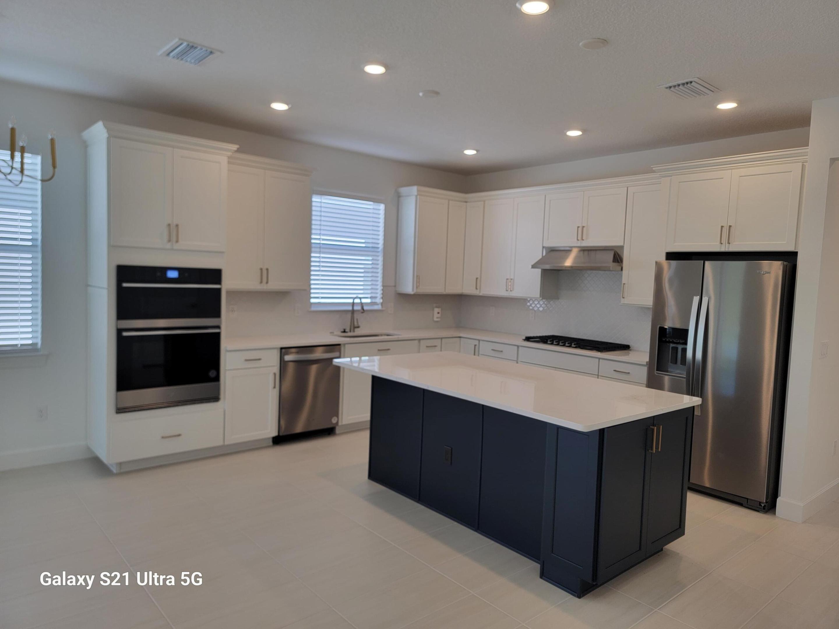 HARBOR ISLE PHASE 1 - Residential Lease