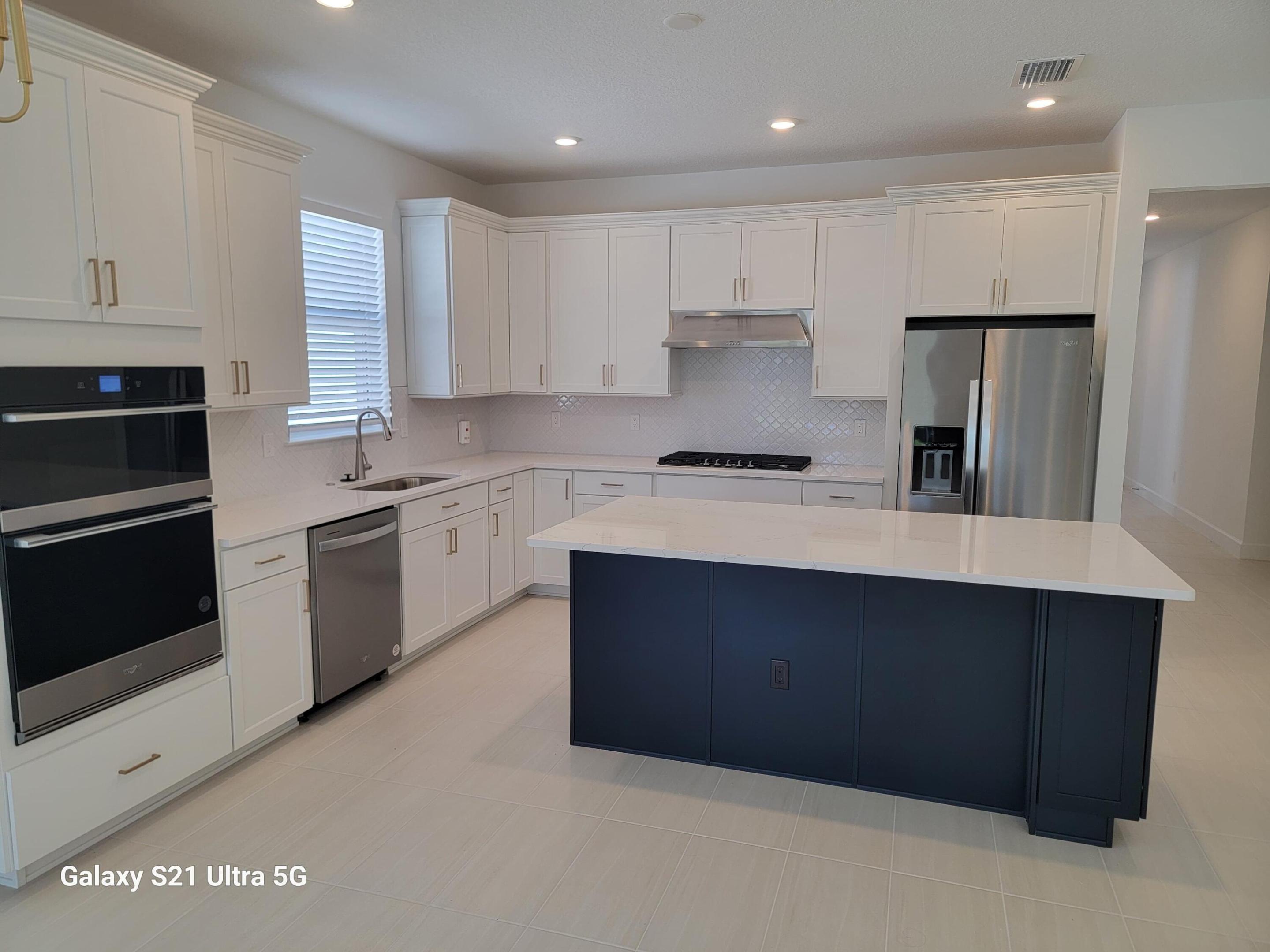 HARBOR ISLE PHASE 1 - Residential Lease