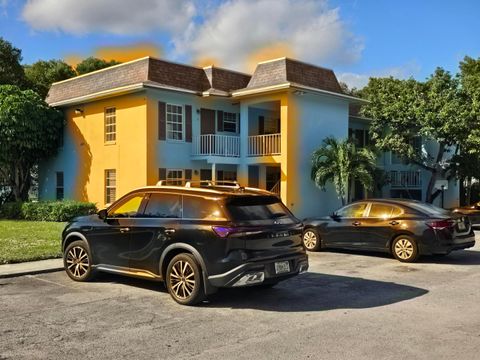 4951 Wedgewood Way 5 West Palm Beach FL 33417