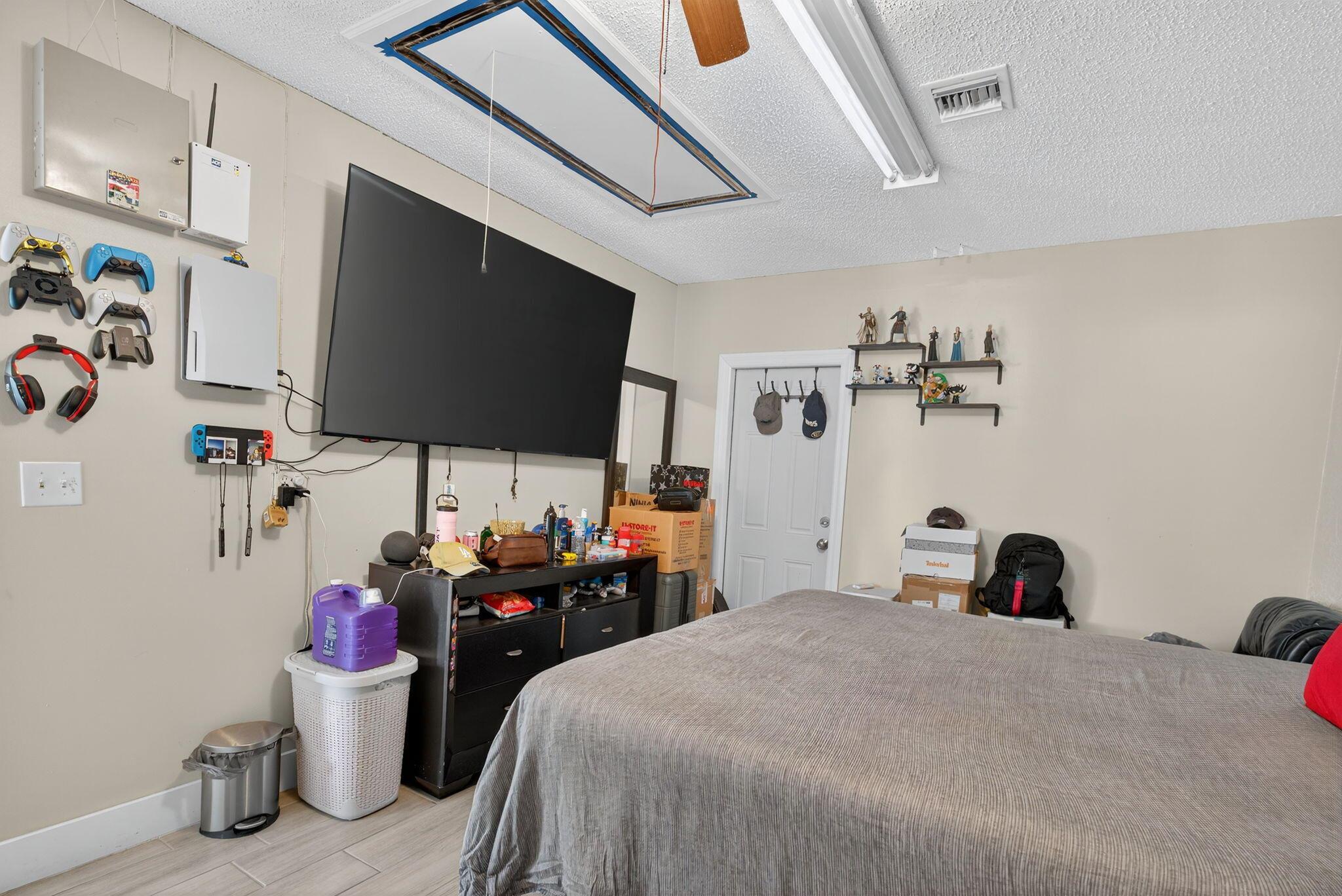 JUPITER VILLAGE PH V - Residential