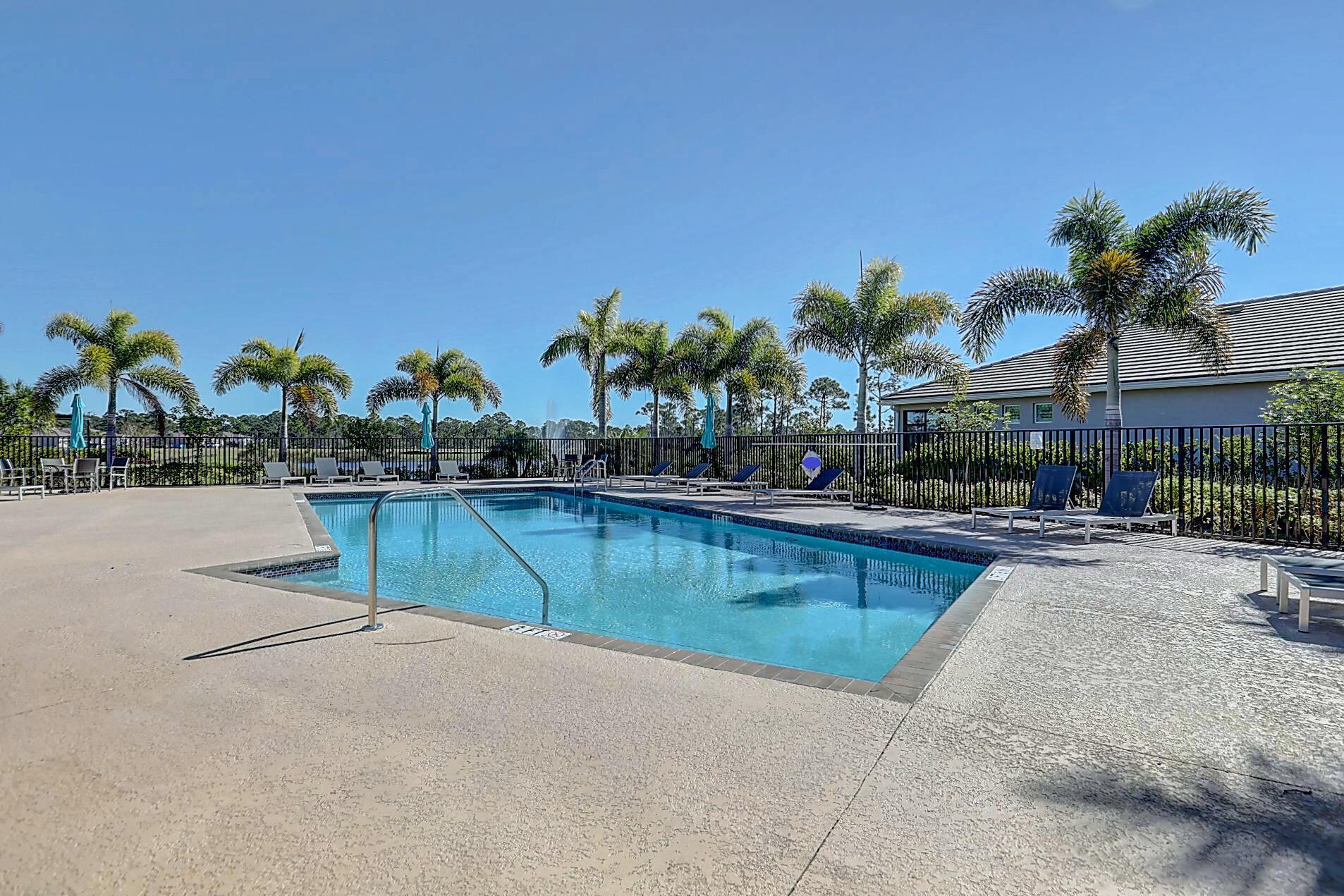 JENSEN BEACH COUNTRY CLUB - Residential