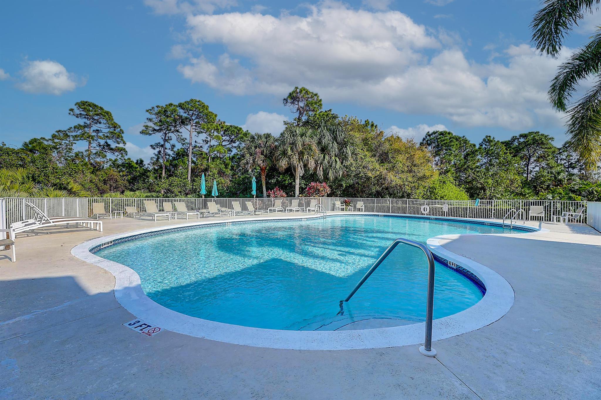 JENSEN BEACH COUNTRY CLUB - Residential