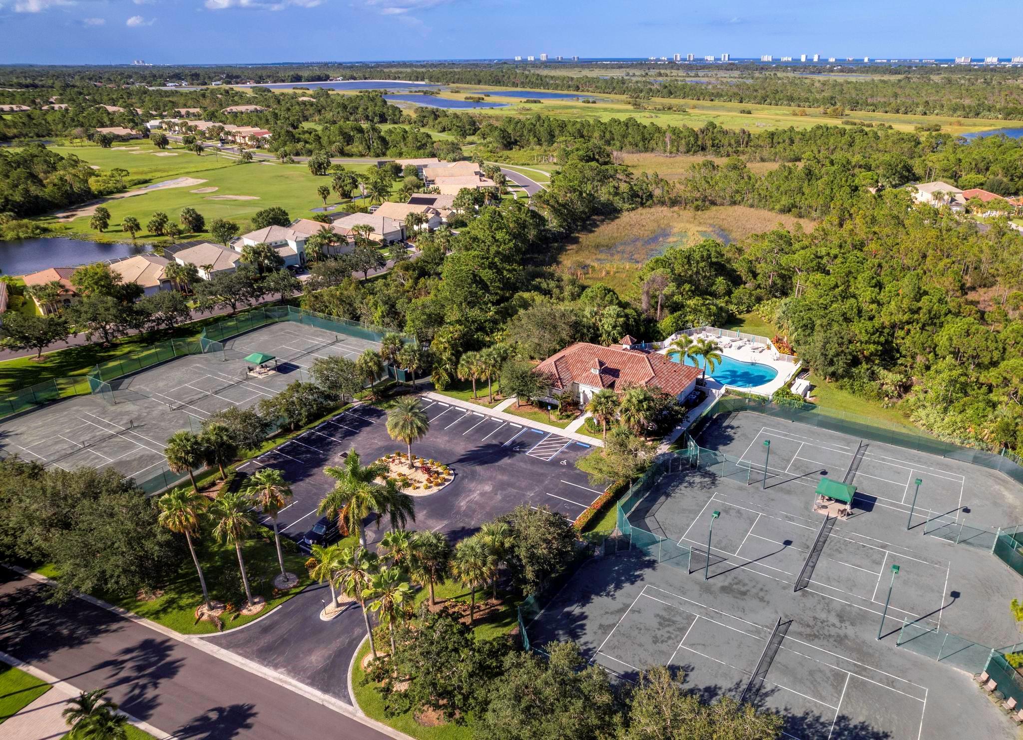 JENSEN BEACH COUNTRY CLUB - Residential
