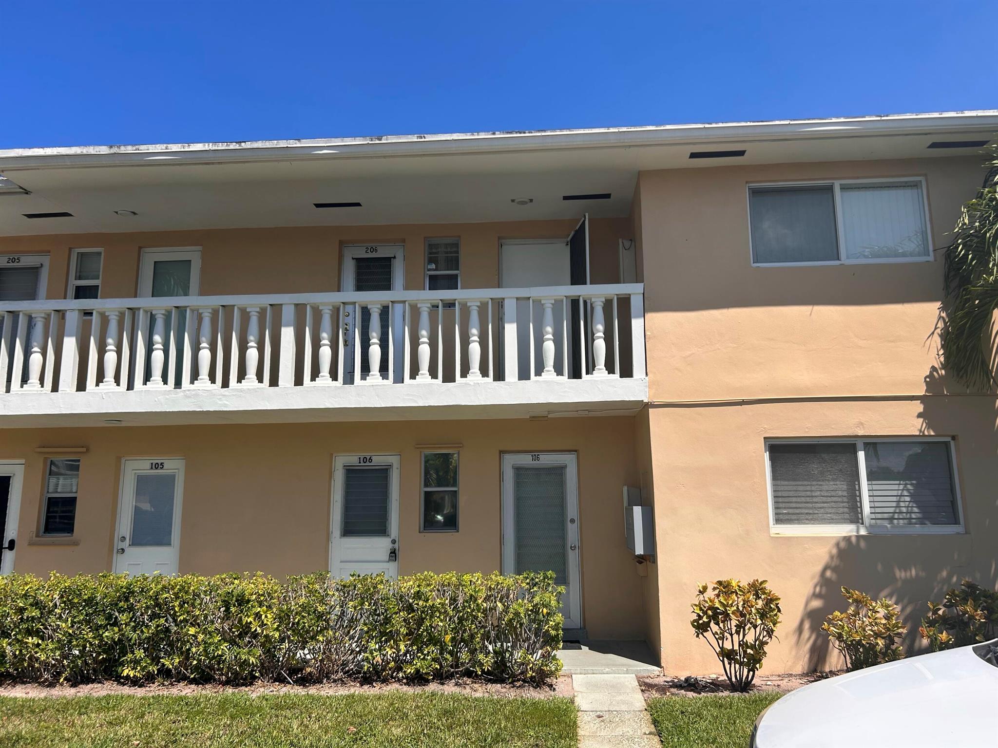 Welcome to this spacious 2-bedroom, 2-bath condo in the heart of Boynton Beach! This first-floor unit features an open-concept living and dining area with neutral tile flooring throughout. The kitchen offers granite countertops, white cabinetry, and stainless steel appliances, making it functional and stylish. Both bedrooms are generously sized, and each has its own full bathroom for comfort and privacy. The main suite includes ample closet space, while the guest bedroom is perfect for guests or a home office. Light-filled interiors flow seamlessly from the kitchen to the dining and living areas, creating an inviting atmosphere. Conveniently located close to shopping, dining, schools, I-95, and just minutes to the beach. A fantastic opportunity!!!