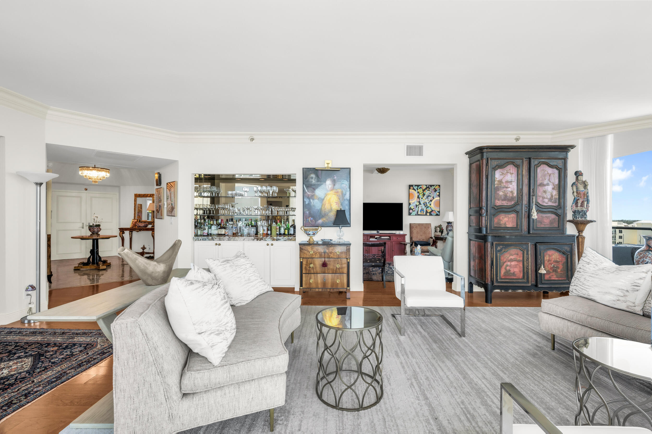 CRITERION CONDO - Residential