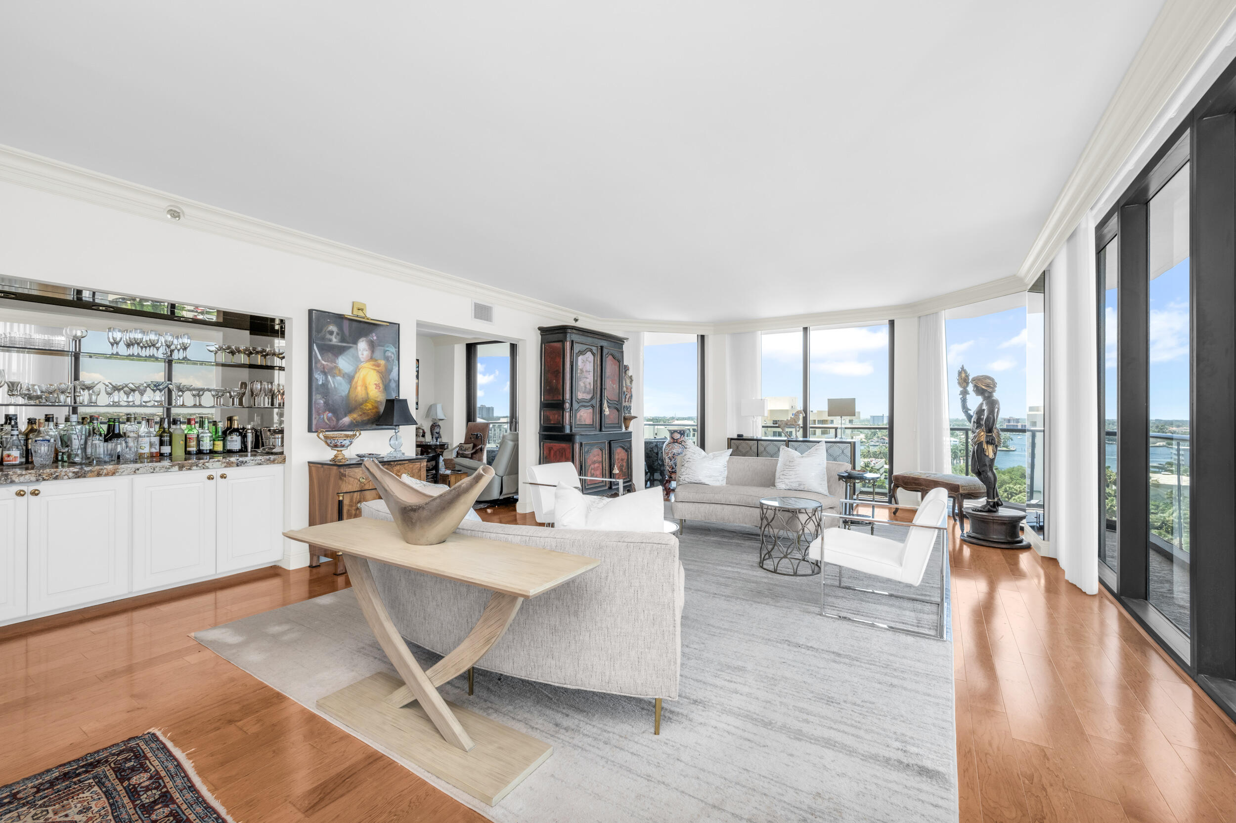 CRITERION CONDO - Residential