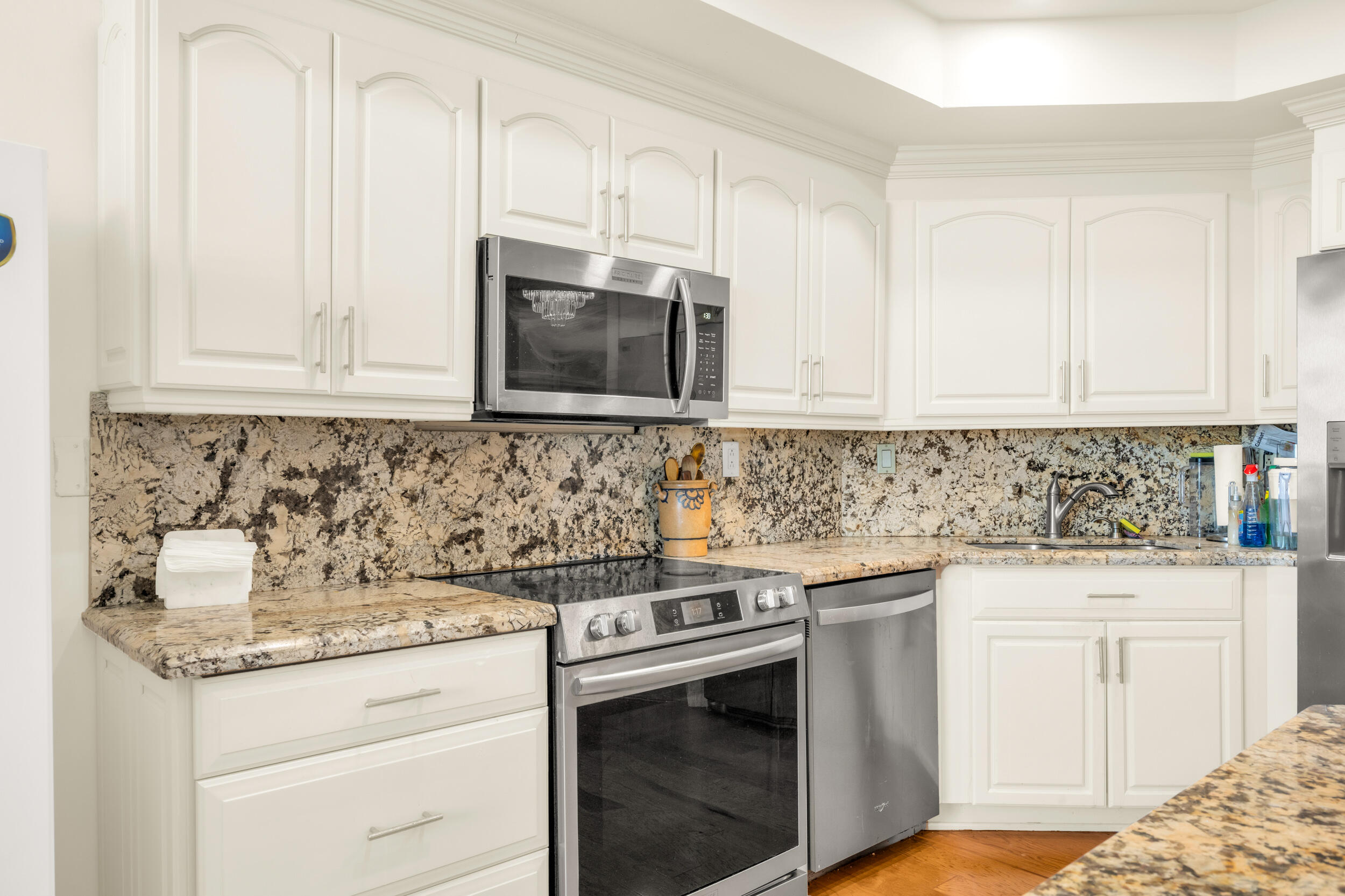 CRITERION CONDO - Residential
