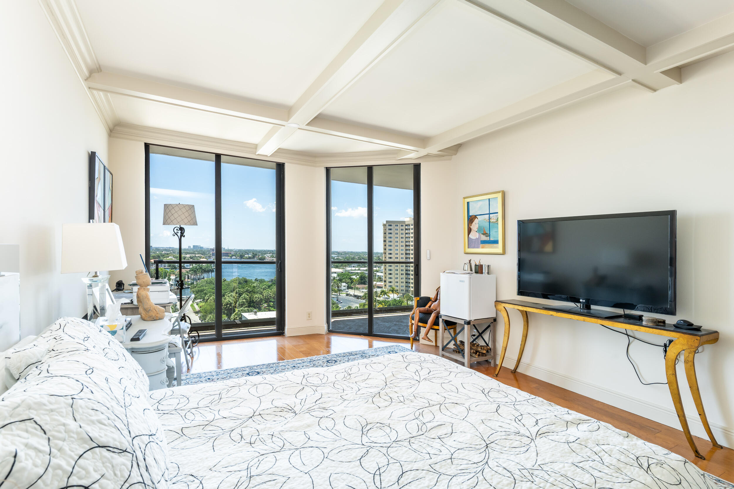 CRITERION CONDO - Residential