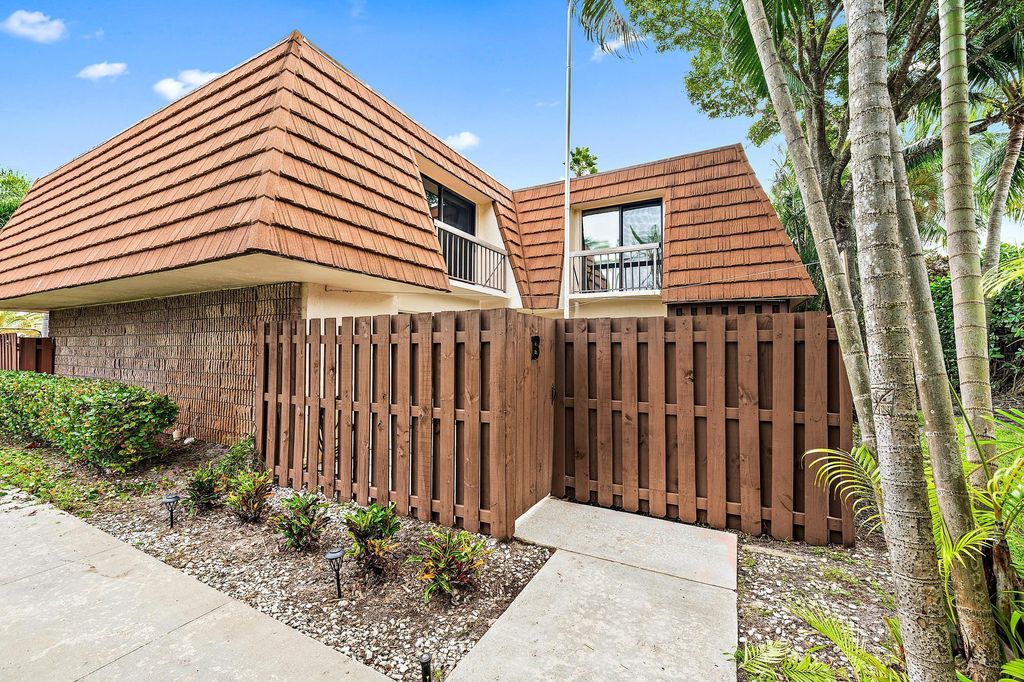 Photo of 825 Center Street #1b, Jupiter, FL 33458 (MLS # R11116322)