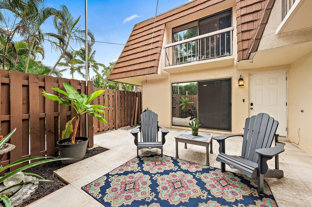 Photo of 825 Center Street #1b, Jupiter, FL 33458 (MLS # R11116322)