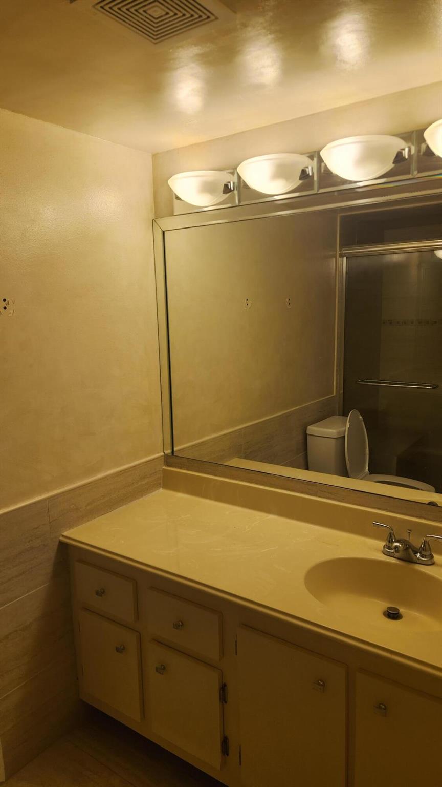 CASTLE GARDENS - Residential Lease