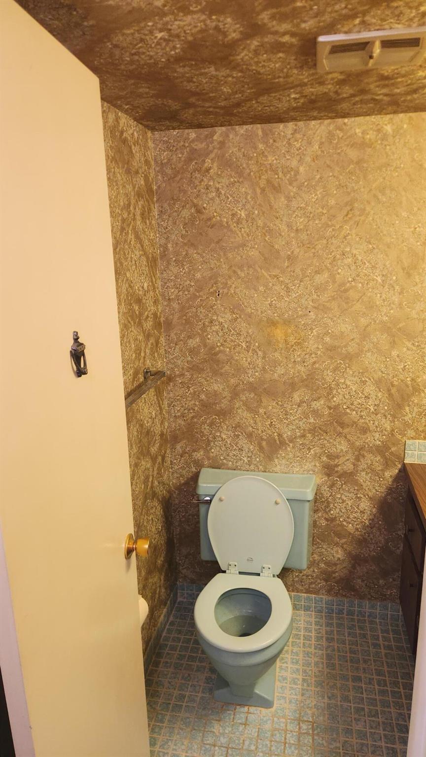 CASTLE GARDENS - Residential Lease