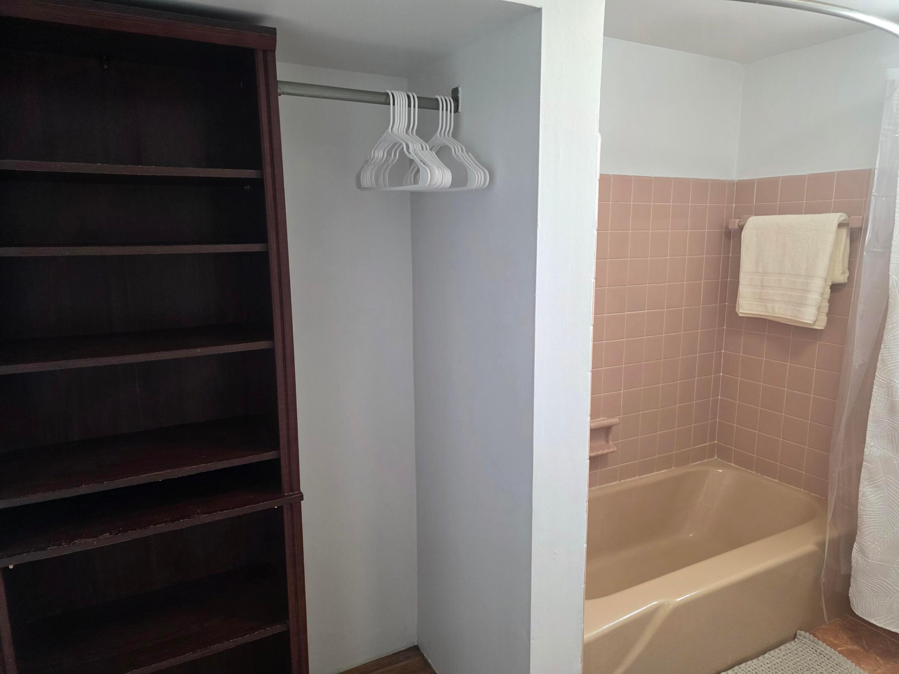 LAKE WORTH TOWN OF - Residential Lease