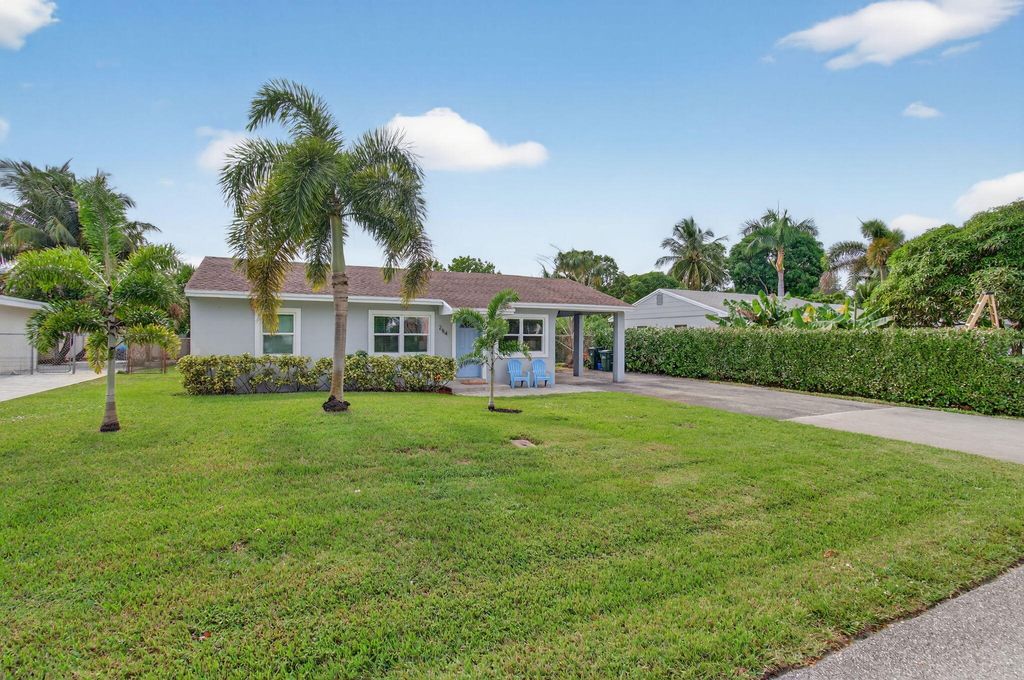 Photo of 254 NE 22nd Street, Delray Beach, FL 33444 (MLS # R11139836)