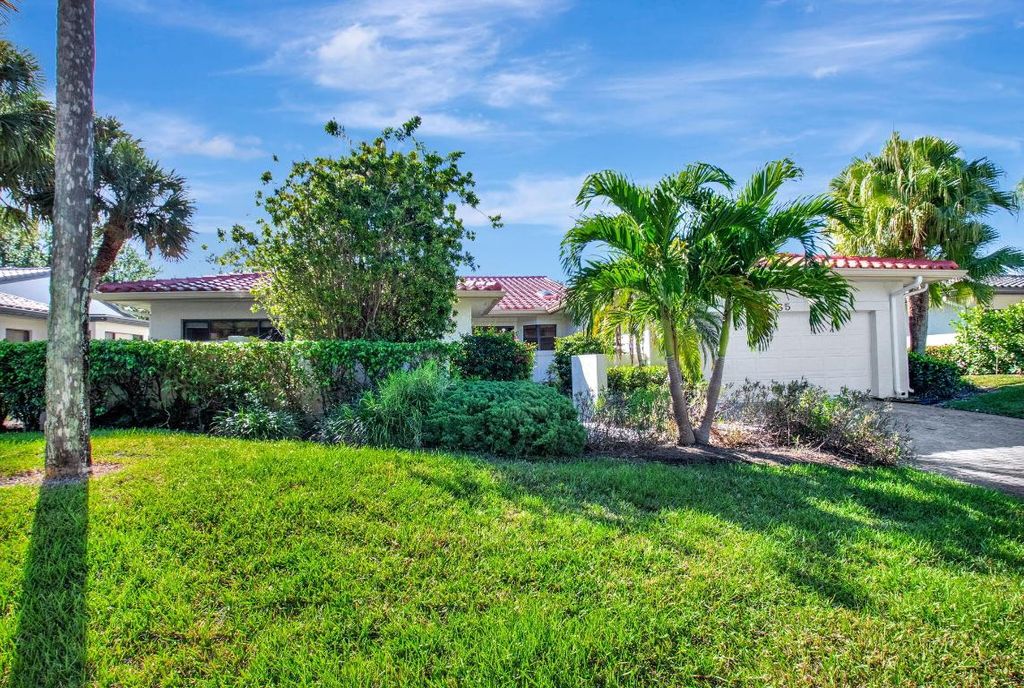 Photo of 65 Bristol Drive, Boynton Beach, FL 33436 (MLS # R11073074)