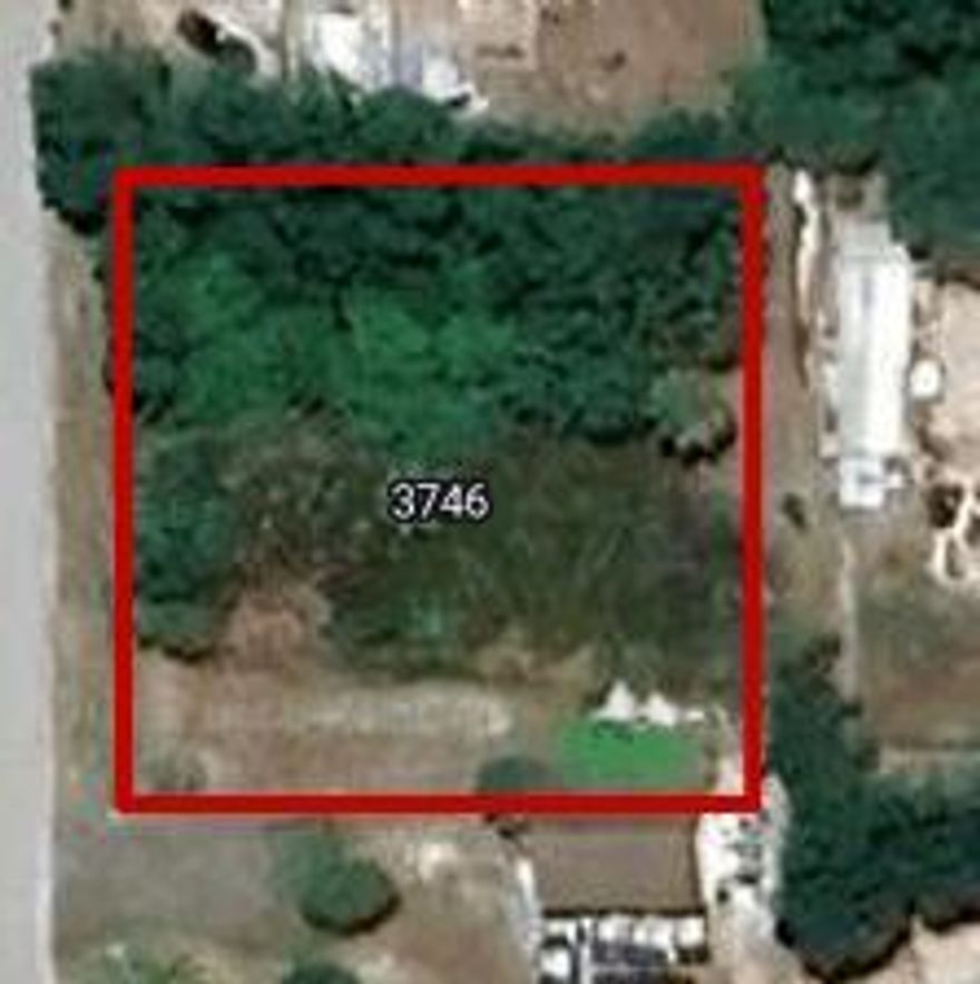 Discover the perfect opportunity to own a beautiful piece of land in the peaceful community of Okeechobee County! This 0.355 -acre vacant lot offers the ideal setting for your dream home, weekend retreat, or investment property. Enjoy quiet country living while still being just minutes from downtown Okeechobee, shopping, dining, and the beautiful Lake Okeechobee recreation area.