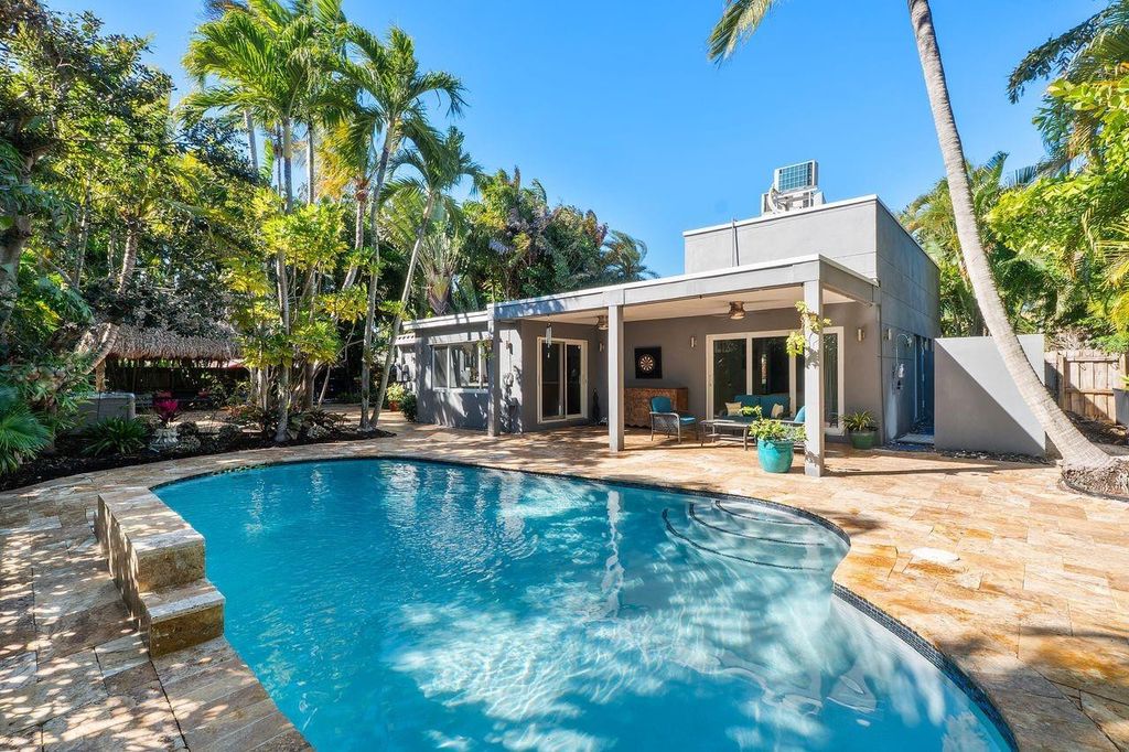 Photo of 2716 NE 10th Terrace, Fort Lauderdale, FL 33334 (MLS # F10554100)