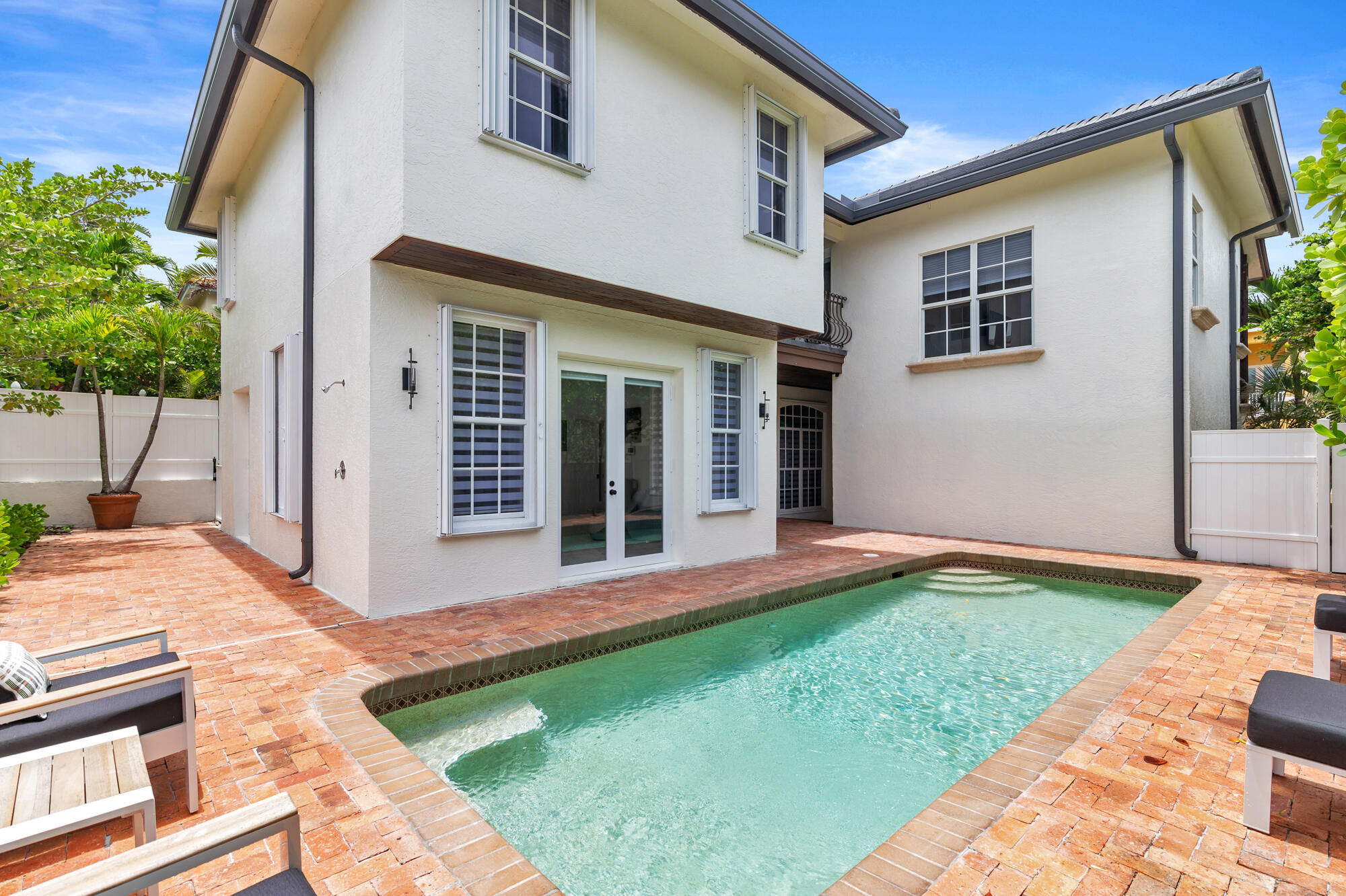 SURFSIDE HILLS - Residential