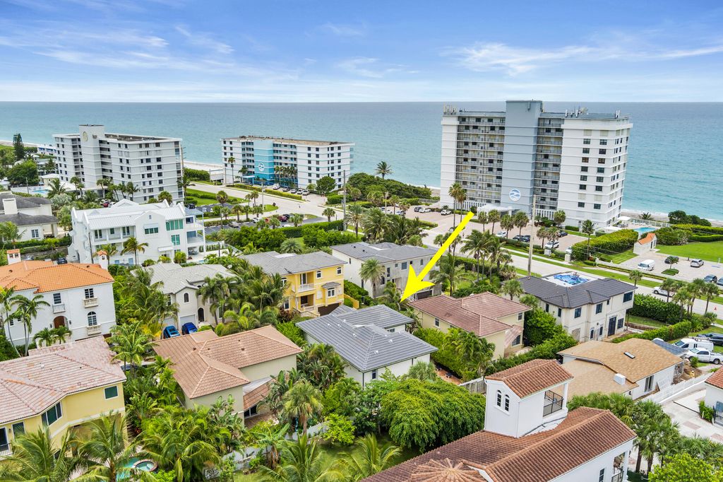 Photo of 460 Surfside Lane, Juno Beach, FL 33408 (MLS # R11105897)